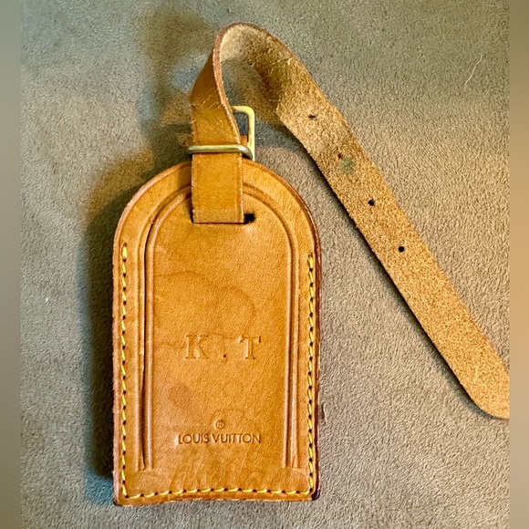 Louis Vuitton luggage tags; purchased at auction in USA. Read ad for details. - Picture 7 of 8